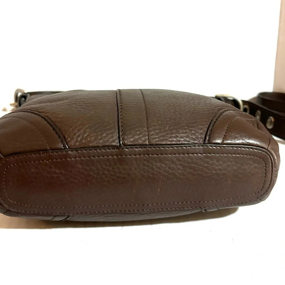 Coach vintage brown distressed leather crossbody handbag - Picture 7 of 10
